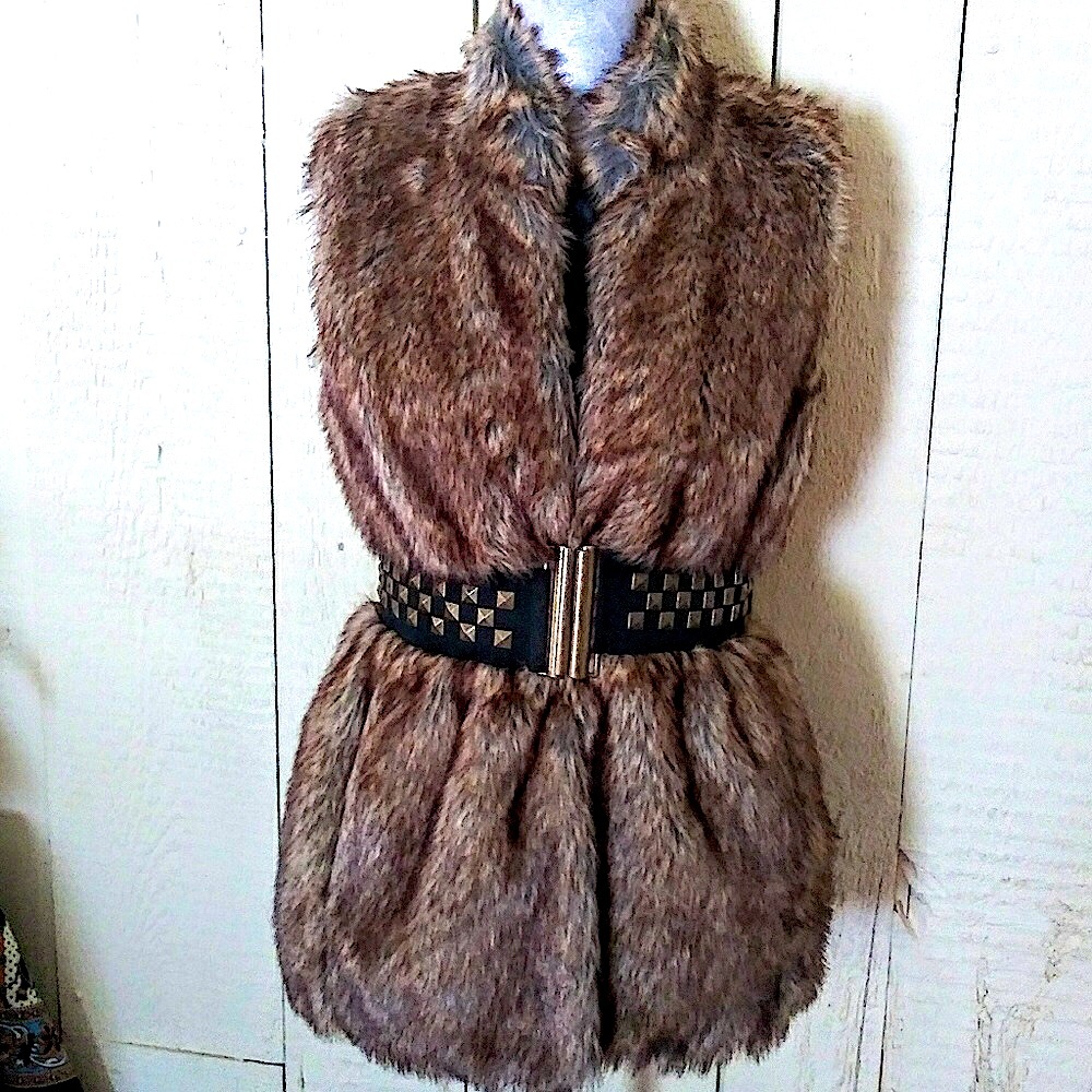 BNWT Faux Fur Edgy Stylish vest